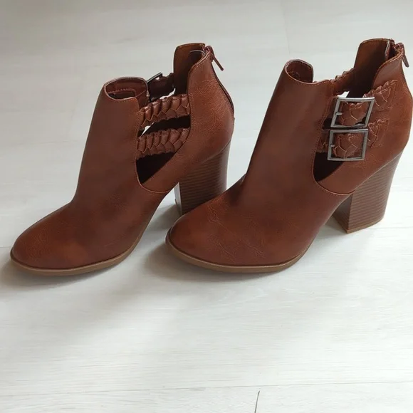 American Eagle Strappy Heel Ankle Boots sz 9 - Picture 9 of 9